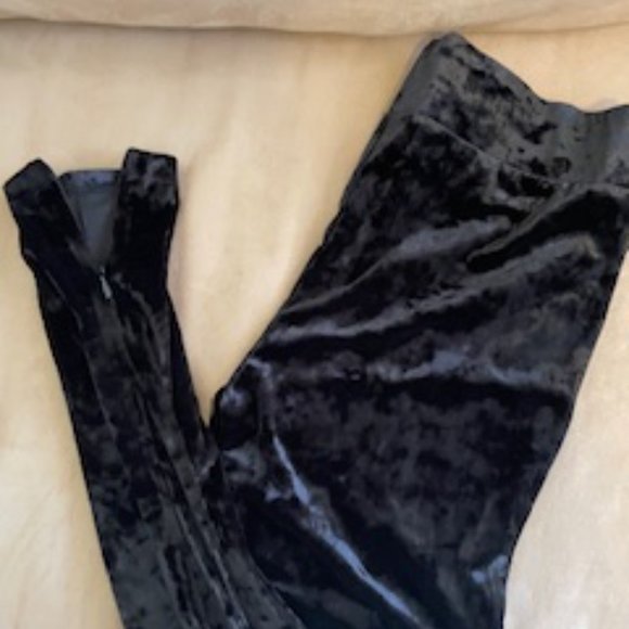 LOGO Black Crushed Velvet Leggings - Picture 1 of 7